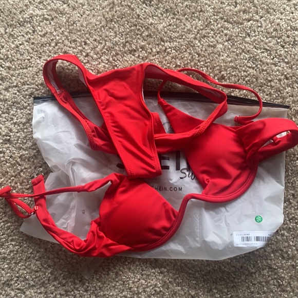 SHEIN Underwire Bikini - Picture 2 of 2
